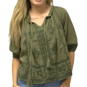 130. NWT WOMENS KYLA SEO S (FIT XL) DETAIL TOP